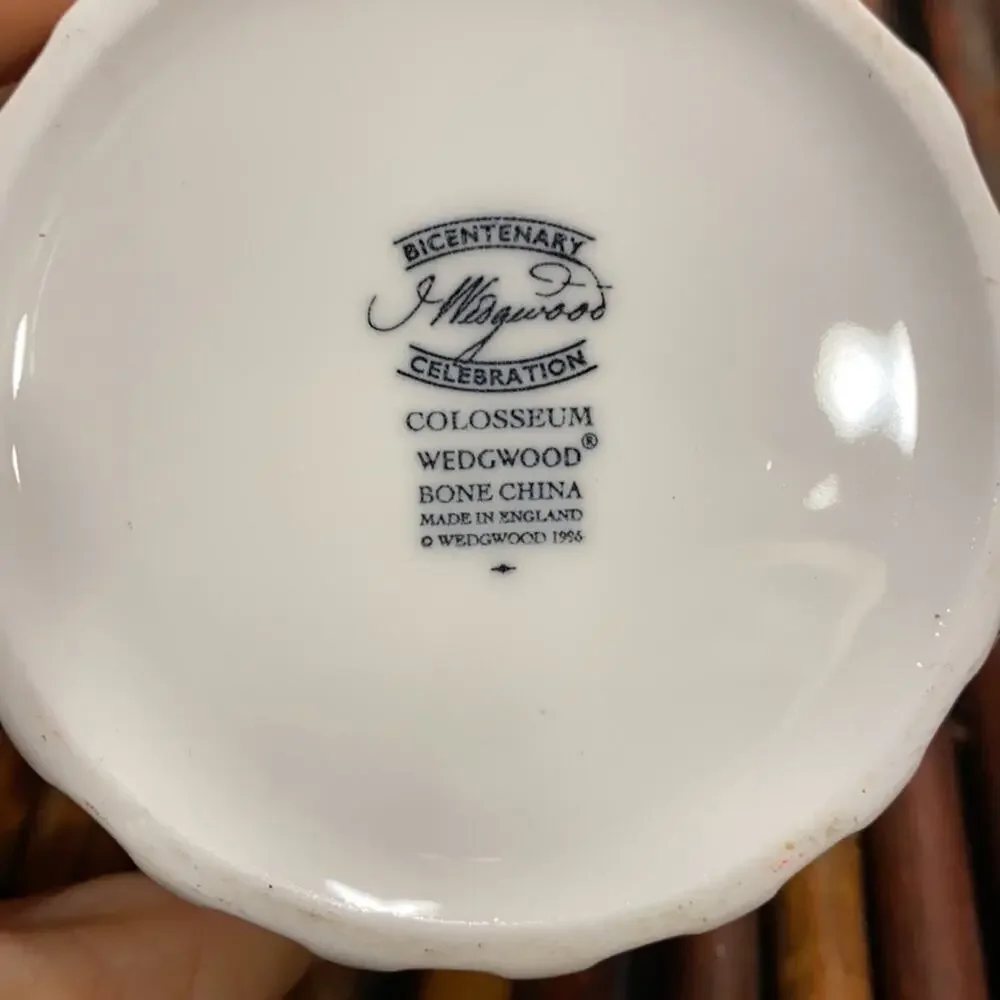 Wedgwood Colosseum White Bone China Tea Cup‎